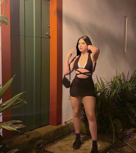 Christina Cleon nude star photo