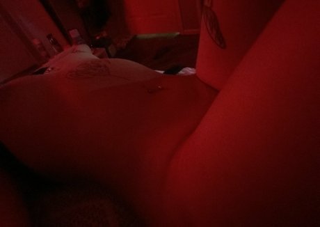 mommystrawberry exclusive model image