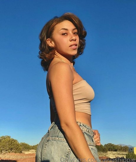 ayvashippie nude actress pic