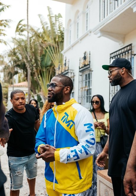 floydmayweather pretty pornstar pics