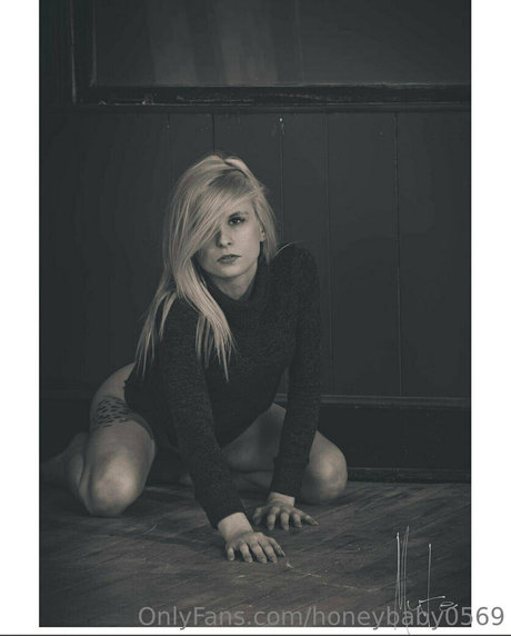 honeybaby0569 porn model image