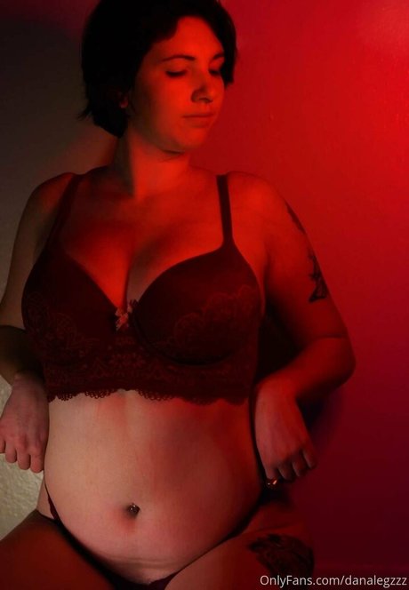 danalegzzz hot model img
