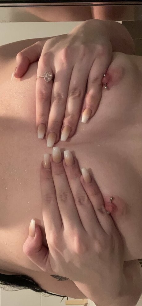 itsyagirlpaz exclusive model photos