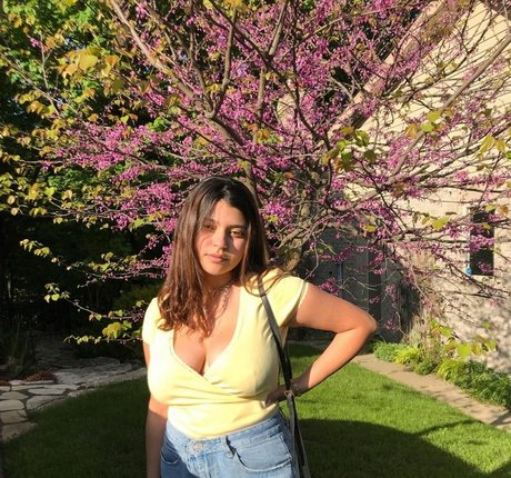 Nada C sexy model picture