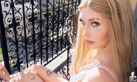 Malory Malibu model free photos