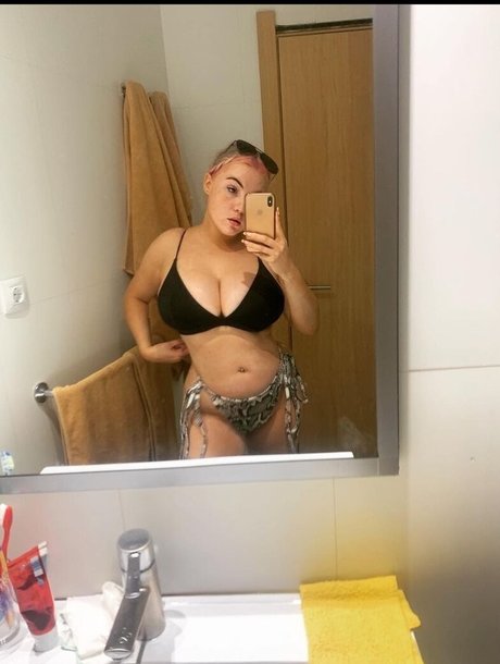 Kendall Rowan star top archive