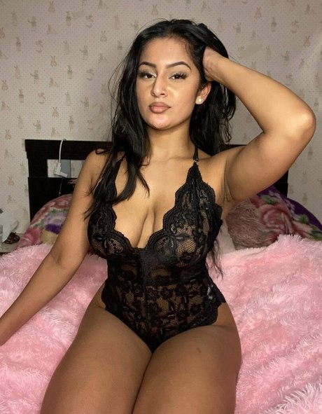 Sofia Rai exclusive star pics