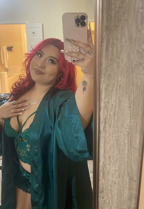 dasjuicyjen star naked photo