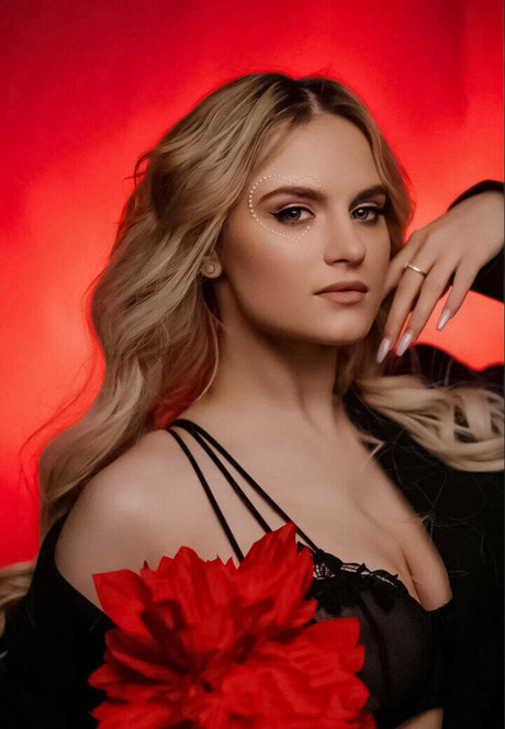 Modestal hot pornstar pictures