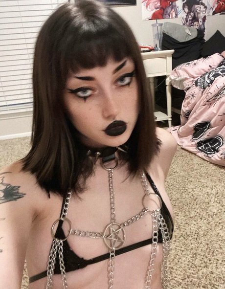 Sugarf4riy star erotic photo