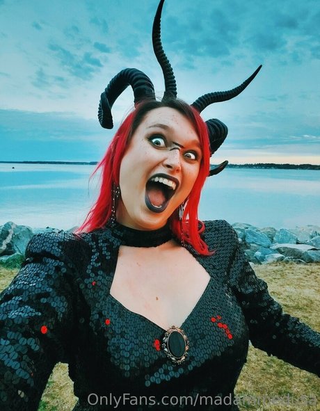 madammedusa naked actress photos