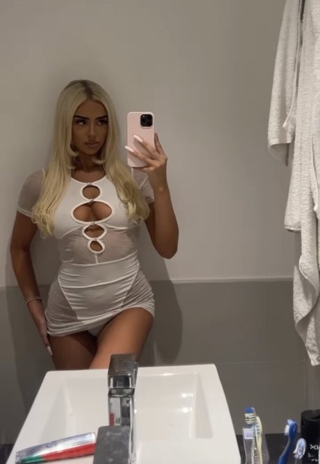 Ellie Coldwell model best images