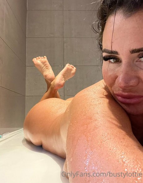 bustylottie pornstar sex img