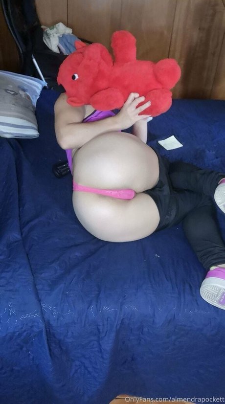almendrapockett naked pornstar pictures