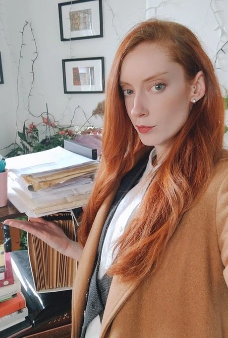 Miss Chloe ASMR star high quality pictures