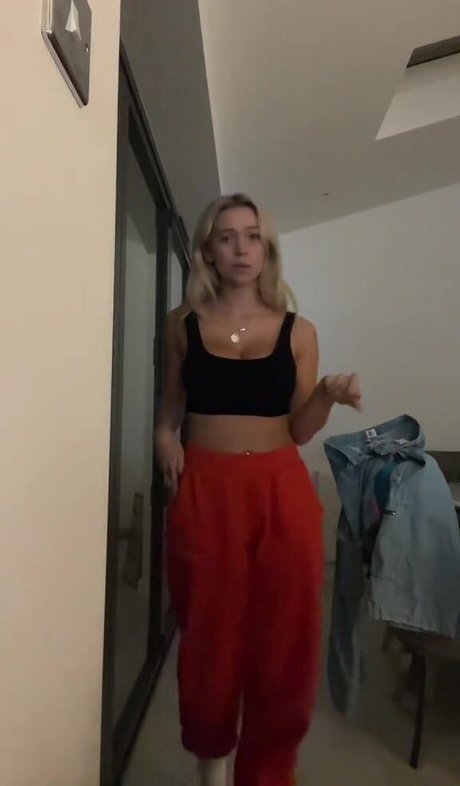 Isabella B model exclusive pics