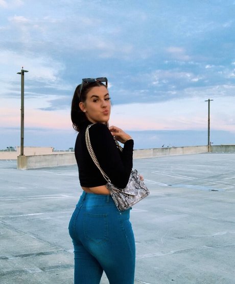 Lizzy Rae star hd gallery