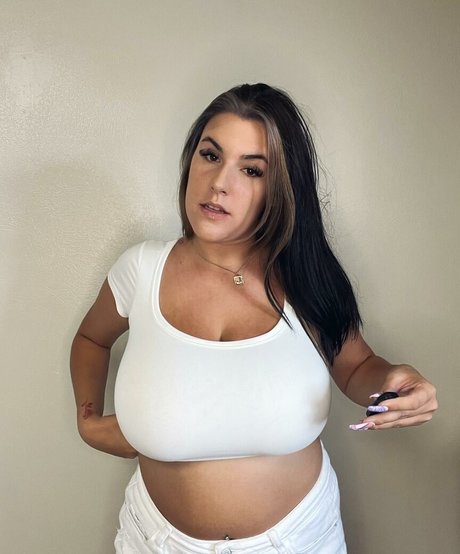 Lizzy Rae pornstar nude img