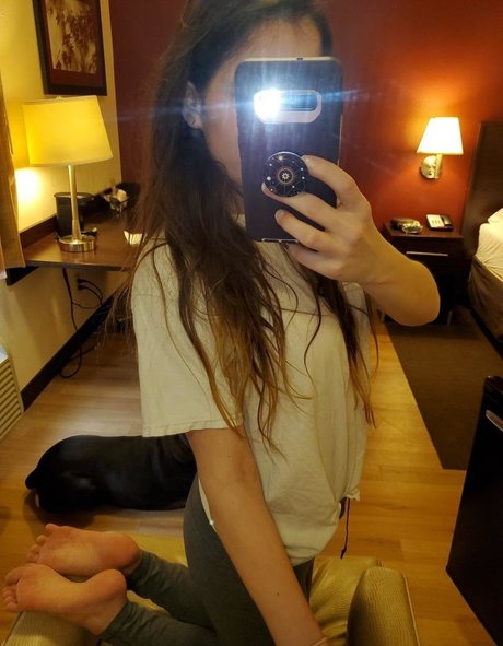 TwoPrettyFeet best model image