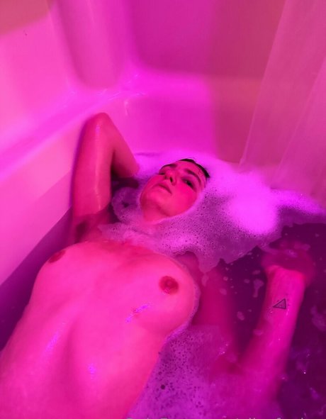 AliceFunker pornographic star pictures