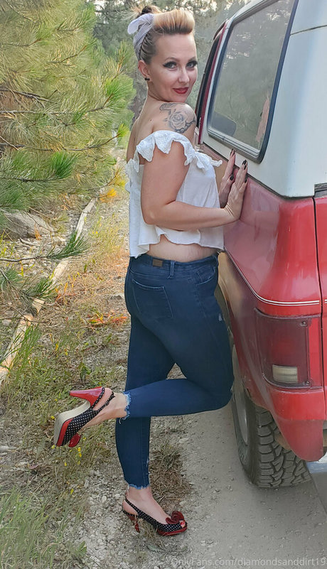 diamondsanddirt19 model naked picture
