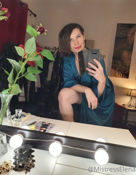 mistresselena star hot photos