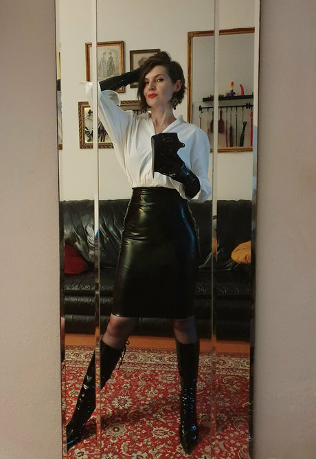 mistresselena model pretty pics