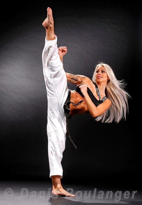 Jessica Hugues model pornographic images