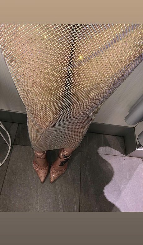 black shemale onlyfans art nude gallery