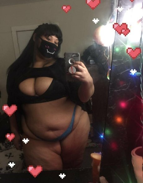 thiccflixx nude model picture