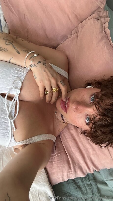 badgalhailey free pornstar xxx photo