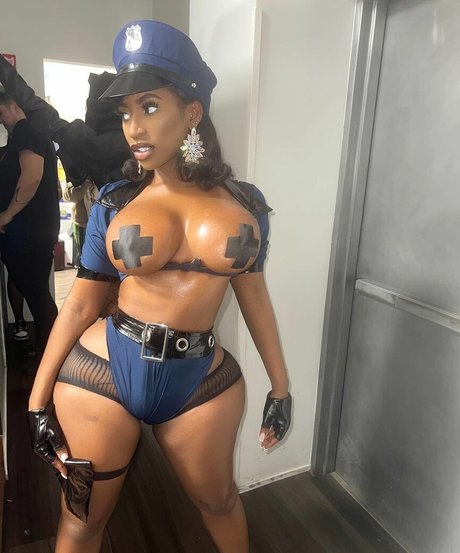 Hispaniola model best images