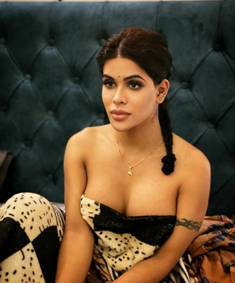 Alina Rai erotic actress archive