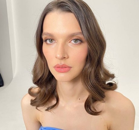 Sasha Zotova free model picture