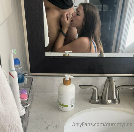 Tinastoopider model pornographic pictures