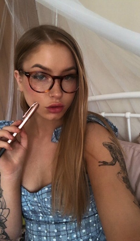 Nsfiw pornstar xxx picture