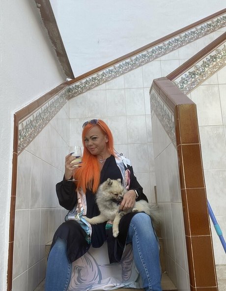 loving queent star best picture