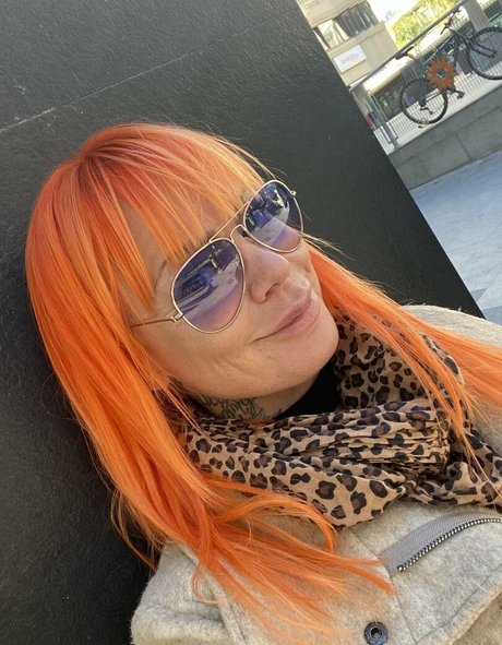 loving queent perfect star photos