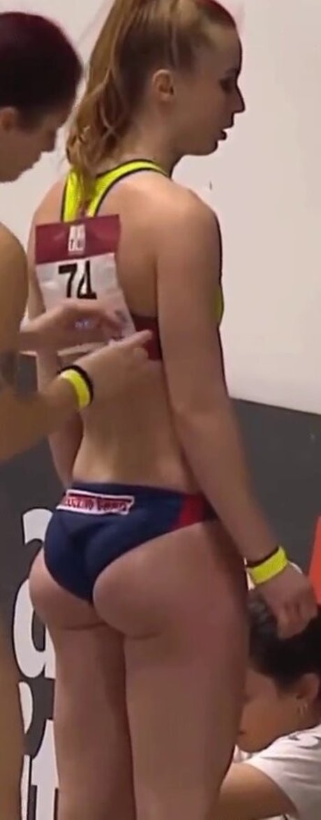 Maria Roberta Gherca exclusive model img