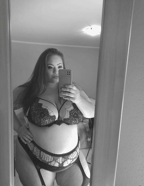 Spiderwoman1 naked actress pic