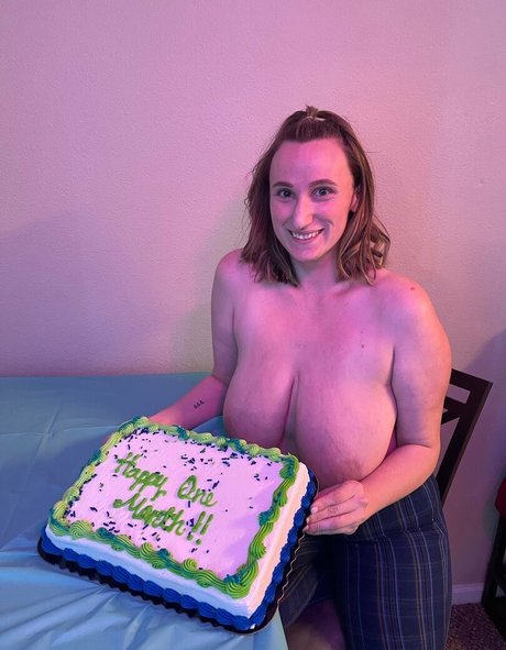 momoffduty pornstar high quality photo