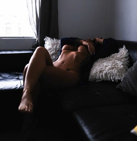 Itsnikkyfoxx pornstar perfect archive