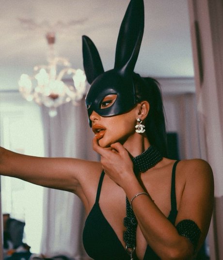 Lucrezia De Lellis hot pornstar pic