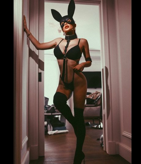 Lucrezia De Lellis nude model pic