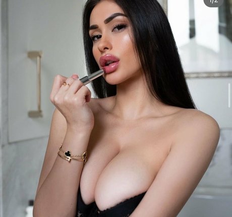 Lucrezia De Lellis nude pornstar photos