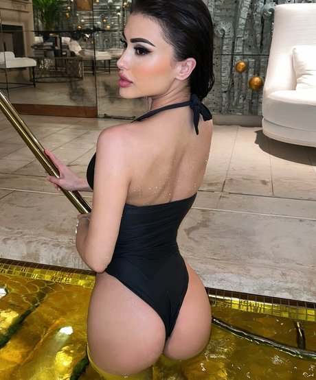 Lucrezia De Lellis top model img