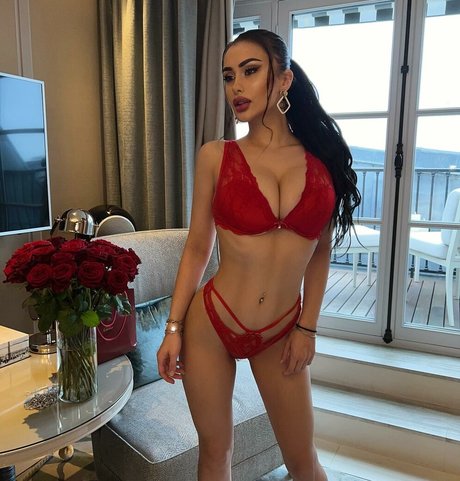 Lucrezia De Lellis model nude image