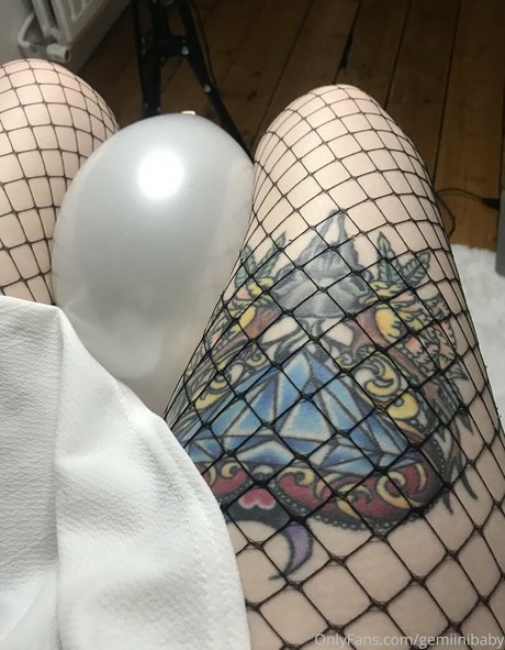 gemiinibaby model naked photo