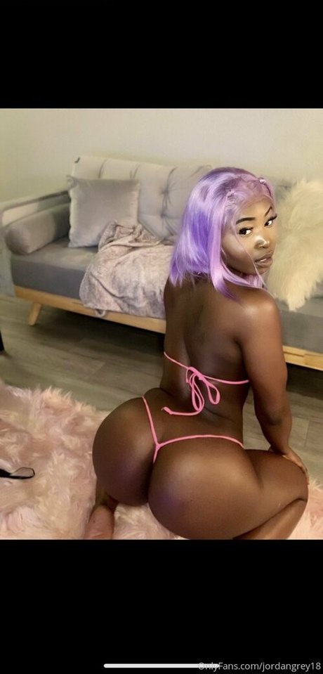 lisajune model art pic