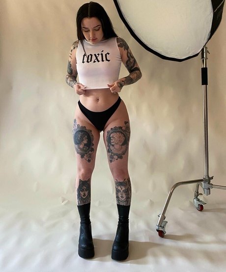 Aprilalex666 pretty pornstar gallery